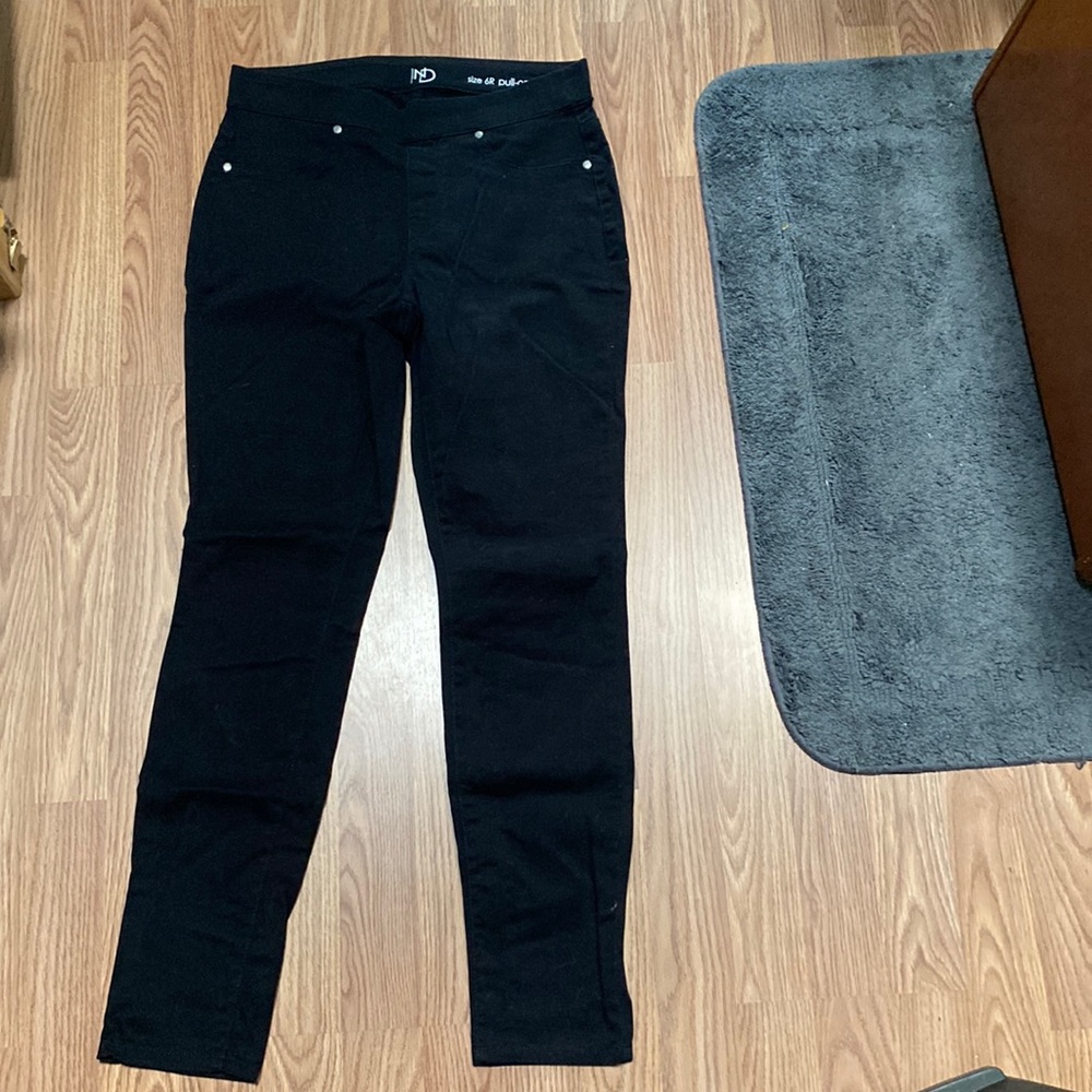 New Directions 6R pull on skinny jeans. Soft material, 98% cotton